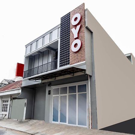 Super Oyo 2345 Homestay Jaya Медан Экстерьер фото