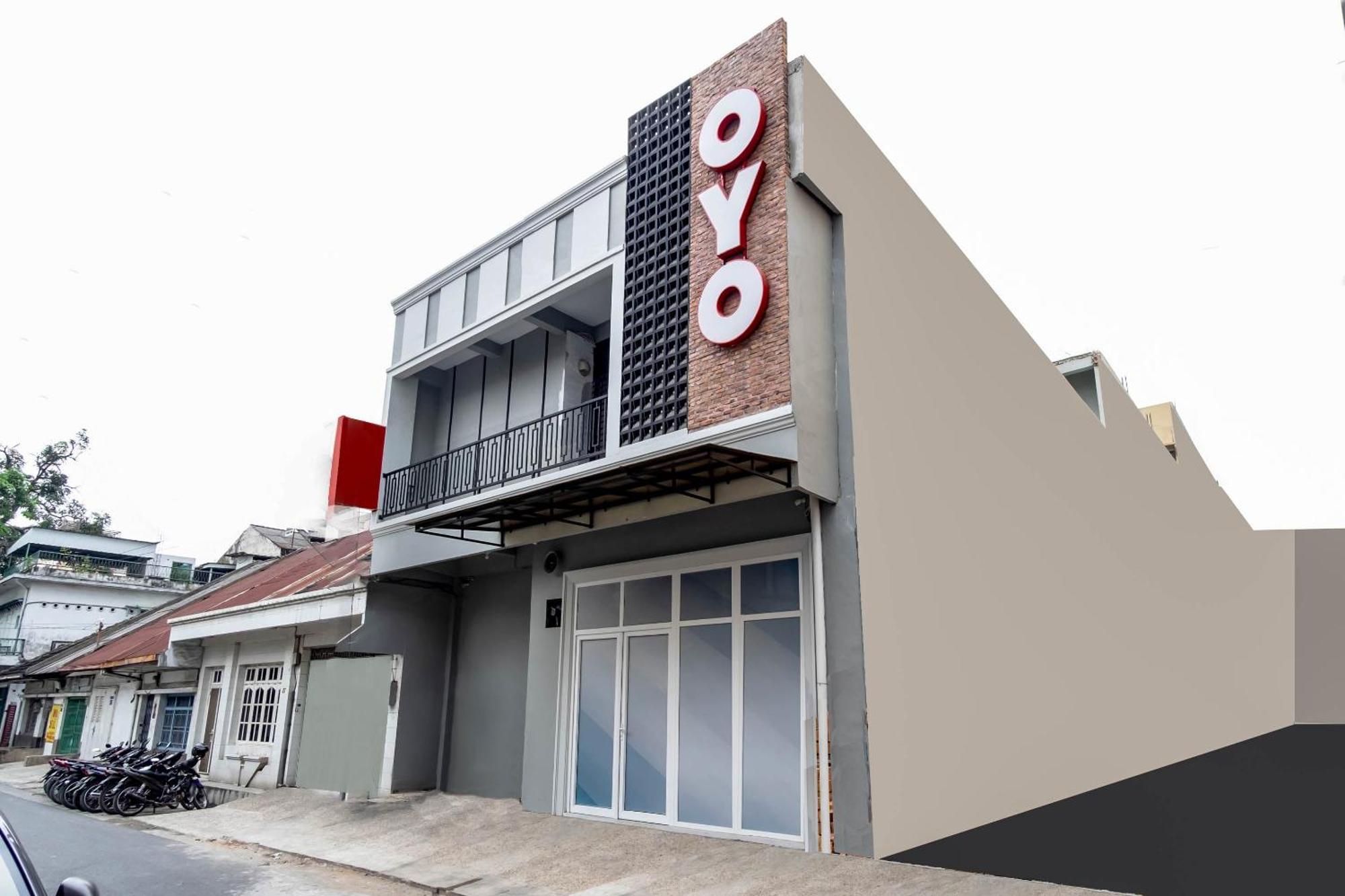 Super Oyo 2345 Homestay Jaya Медан Экстерьер фото