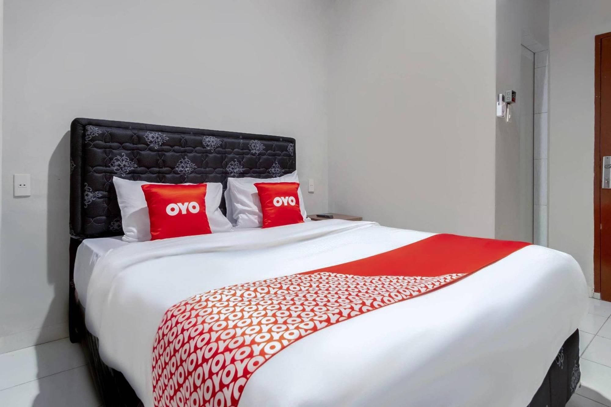 Super Oyo 2345 Homestay Jaya Медан Экстерьер фото