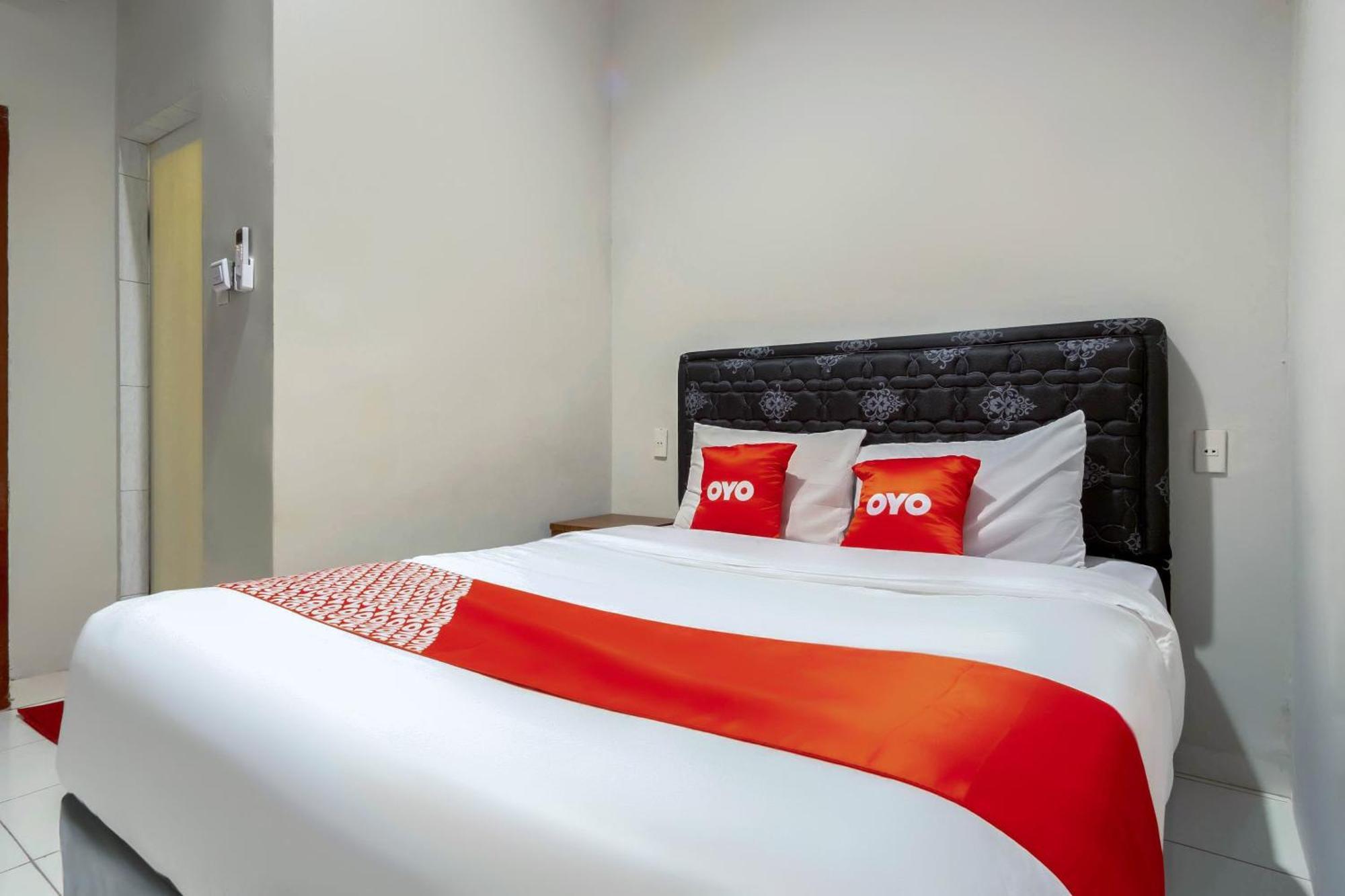 Super Oyo 2345 Homestay Jaya Медан Экстерьер фото